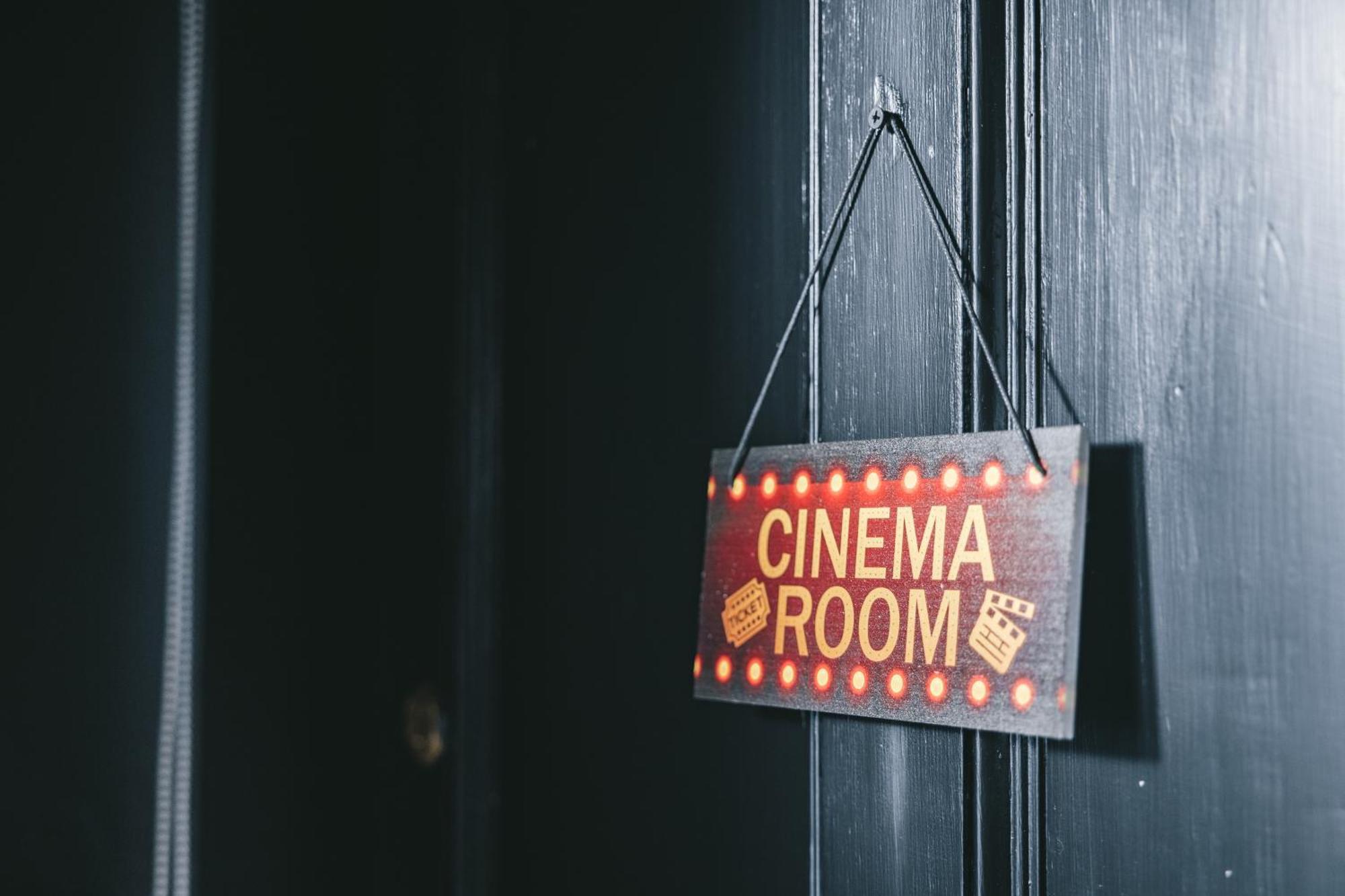 House With A Cinema And Games Room, Sleeps 17 Shrewsbury Zewnętrze zdjęcie