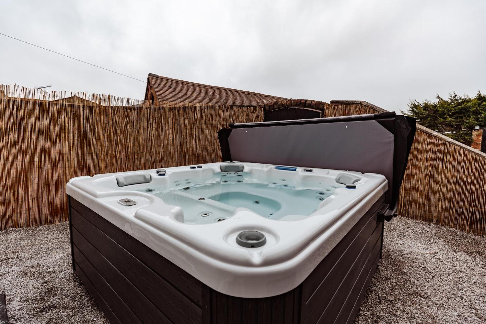 House With A Cinema And Games Room, Sleeps 17 Shrewsbury Zewnętrze zdjęcie